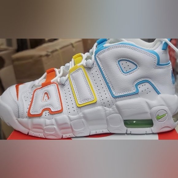 Nike Shoes - Nike up tempo